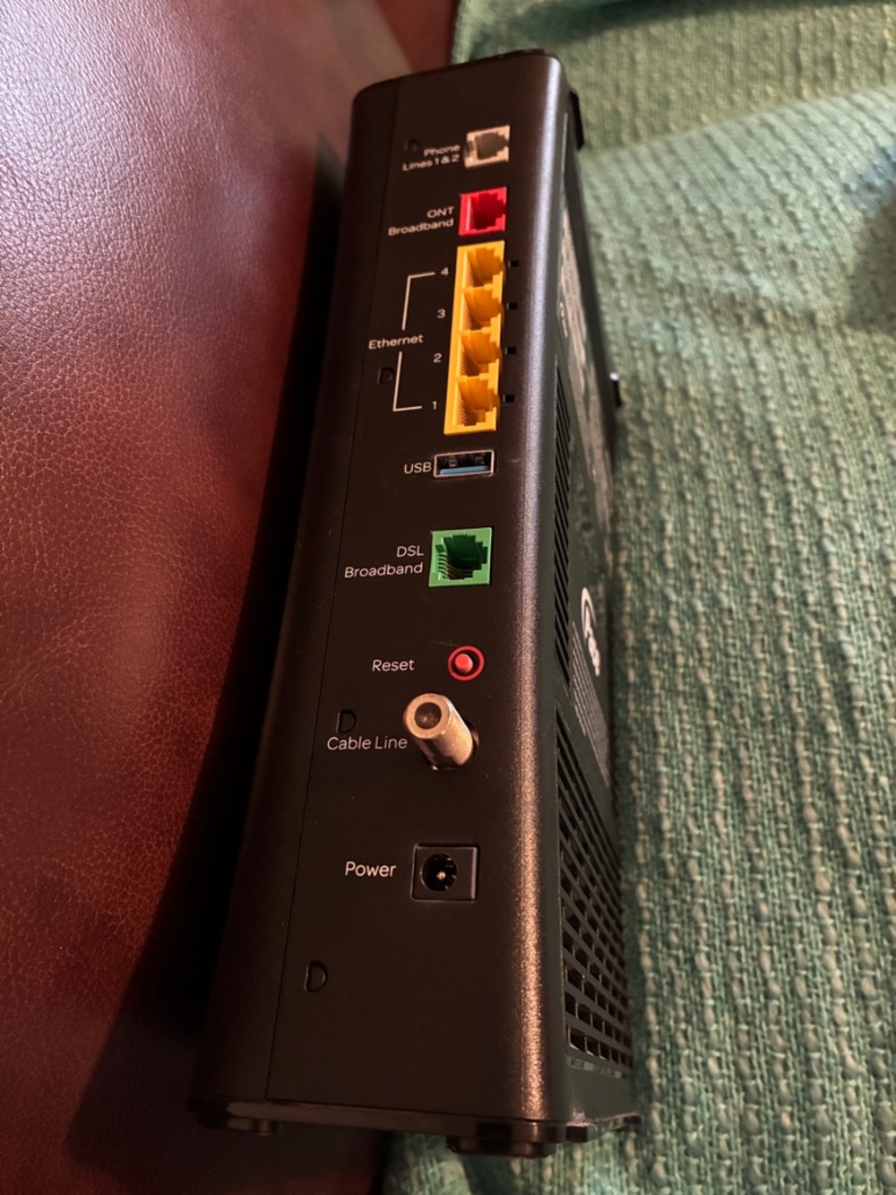 PACE Modem-Router Combo – Dual-Band Wi‑Fi - Picture 2 of 6